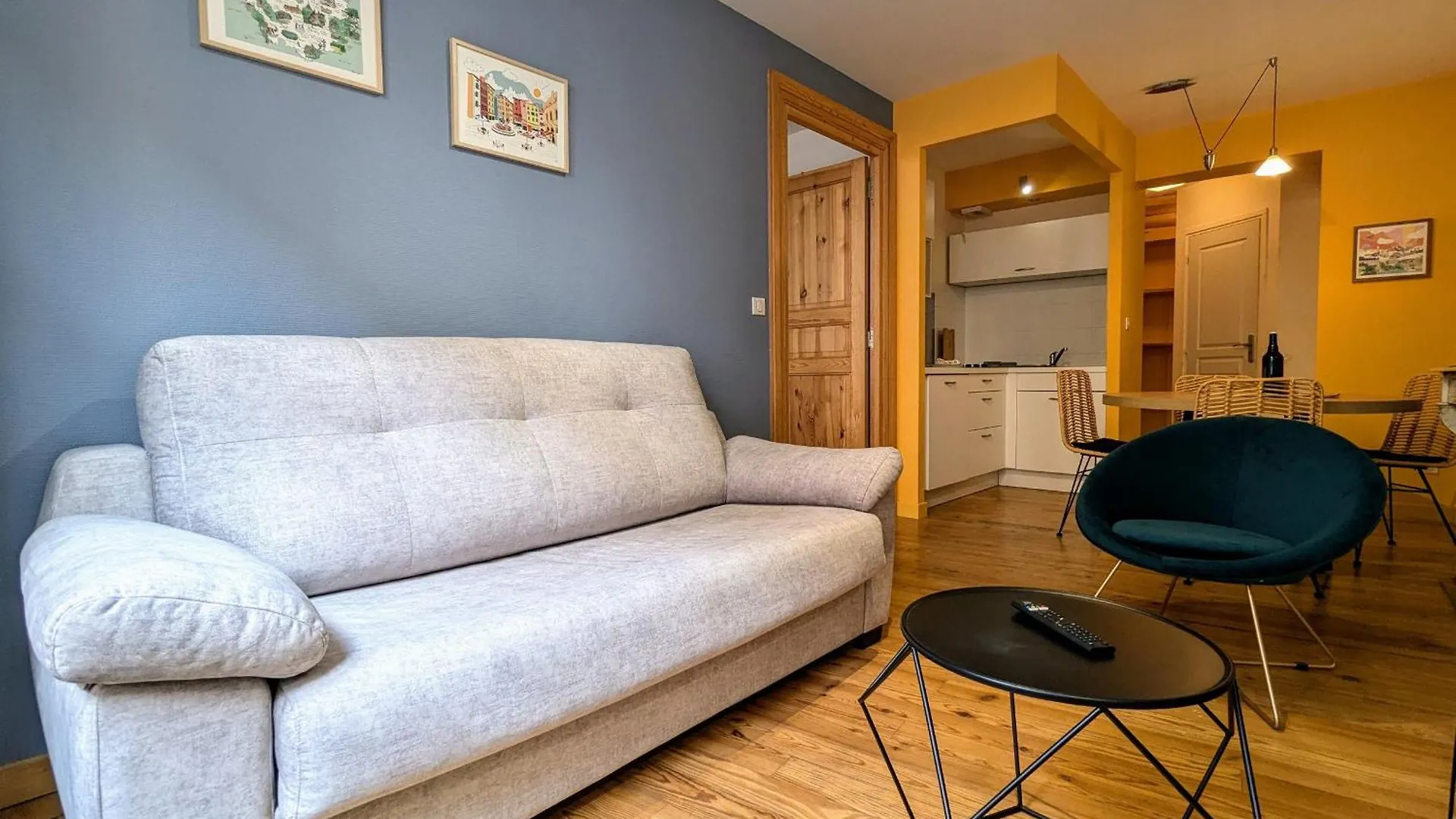 Charmant 2 Pieces Au Pied De La Cathedrale, Lumineux Et Tout Inclus, Idealement Situe En Centre-Ville. - Fr-1-582-379 Le Puy-en-Velay Holiday home